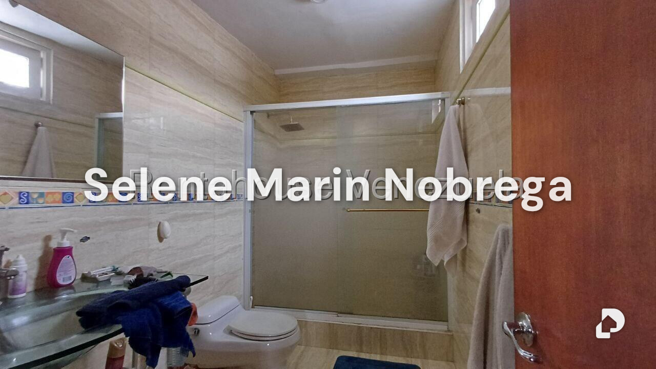 Casa en Prados del Este, Caracas – 24