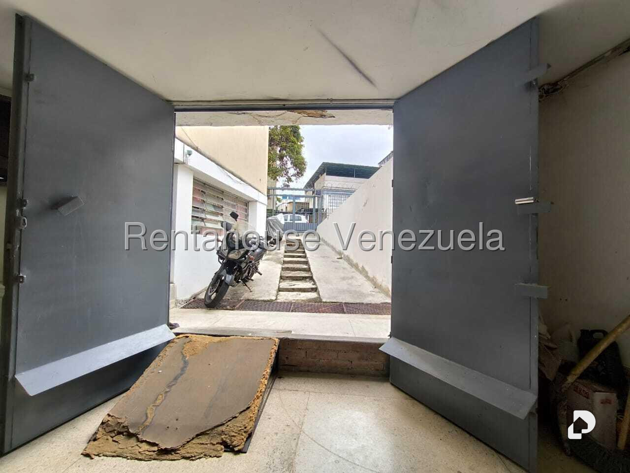 Local comercial en Los Chaguaramos, Caracas – 20