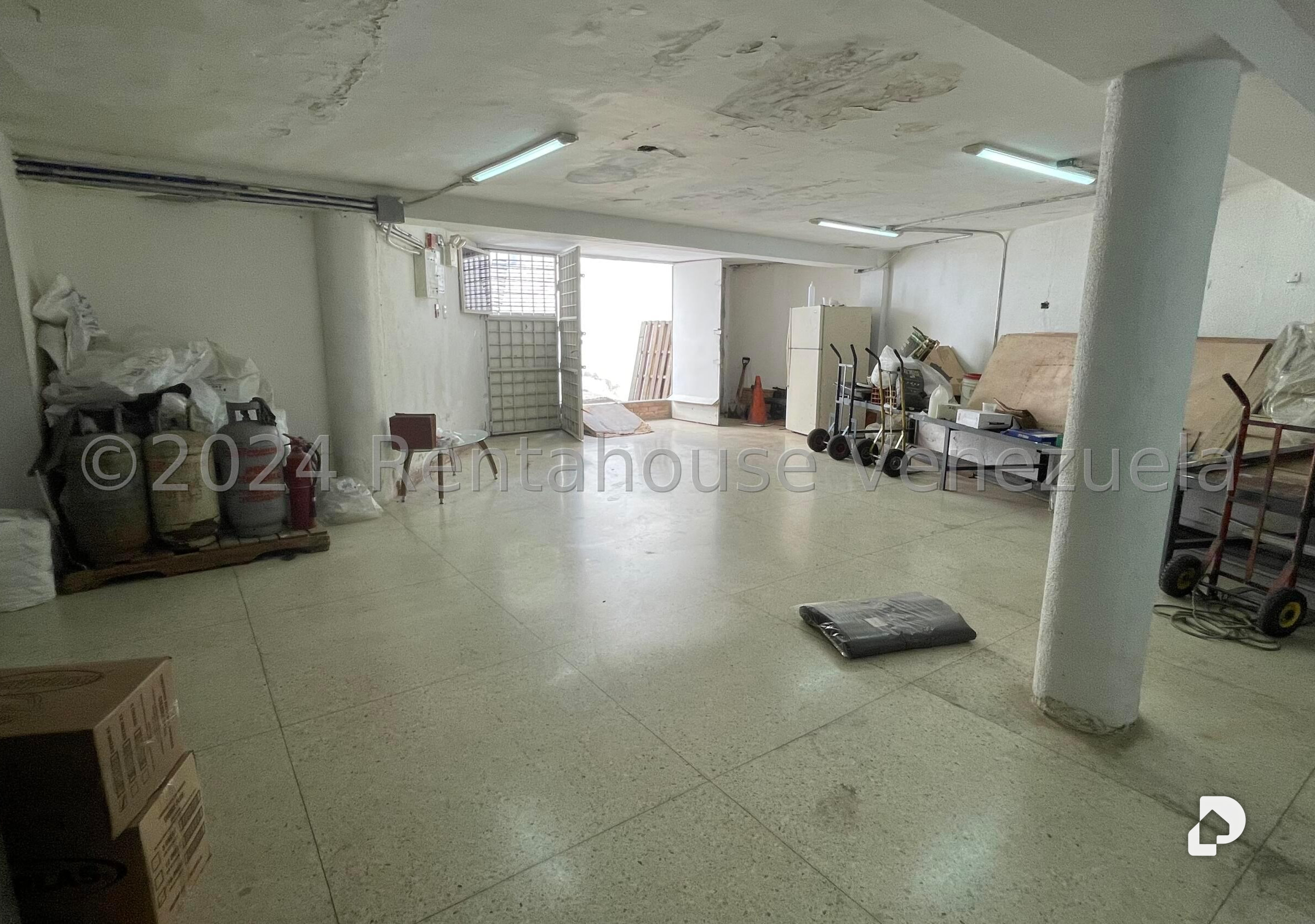 Local comercial en Los Chaguaramos, Caracas – 4