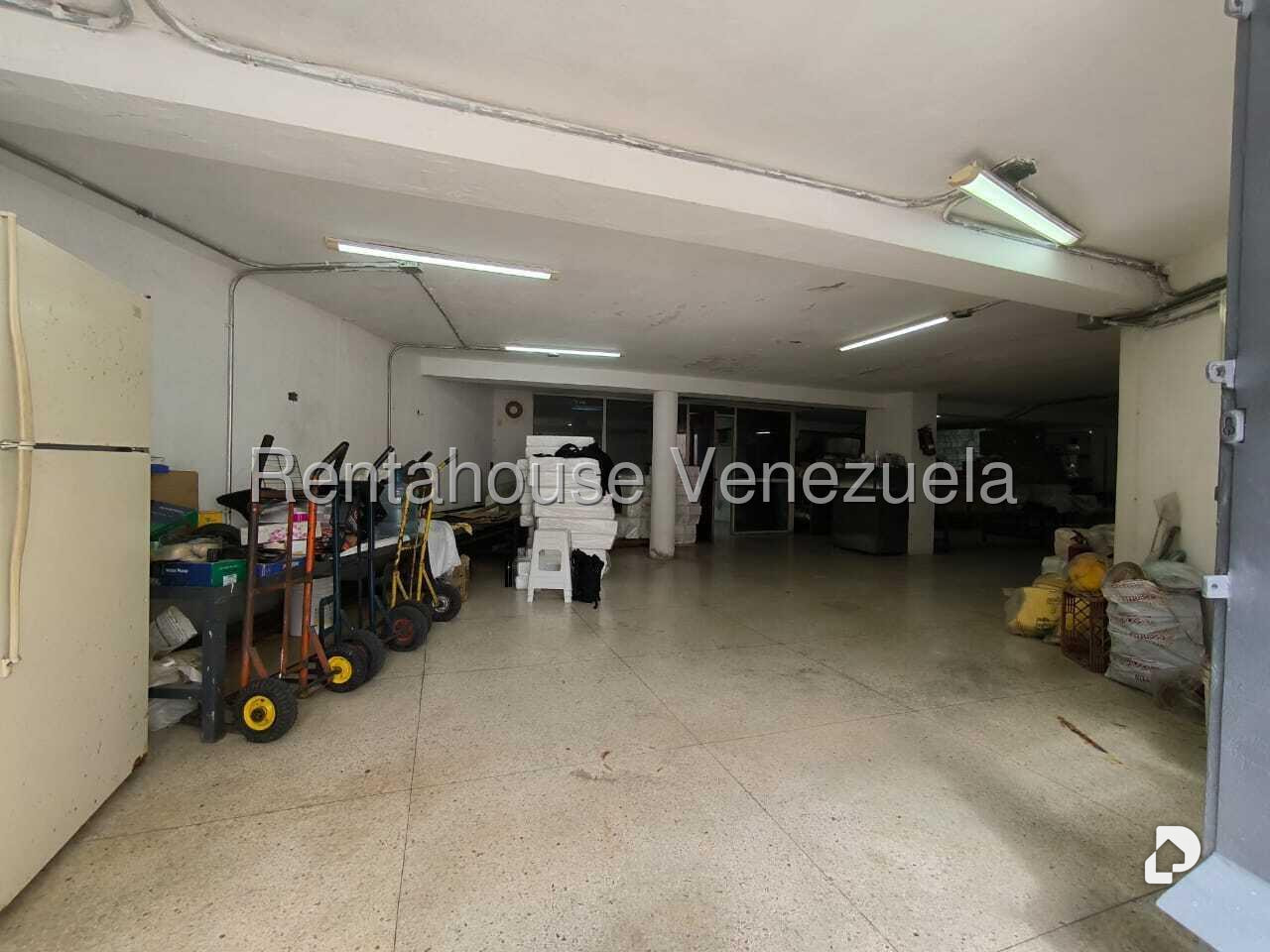 Local comercial en Los Chaguaramos, Caracas – 18