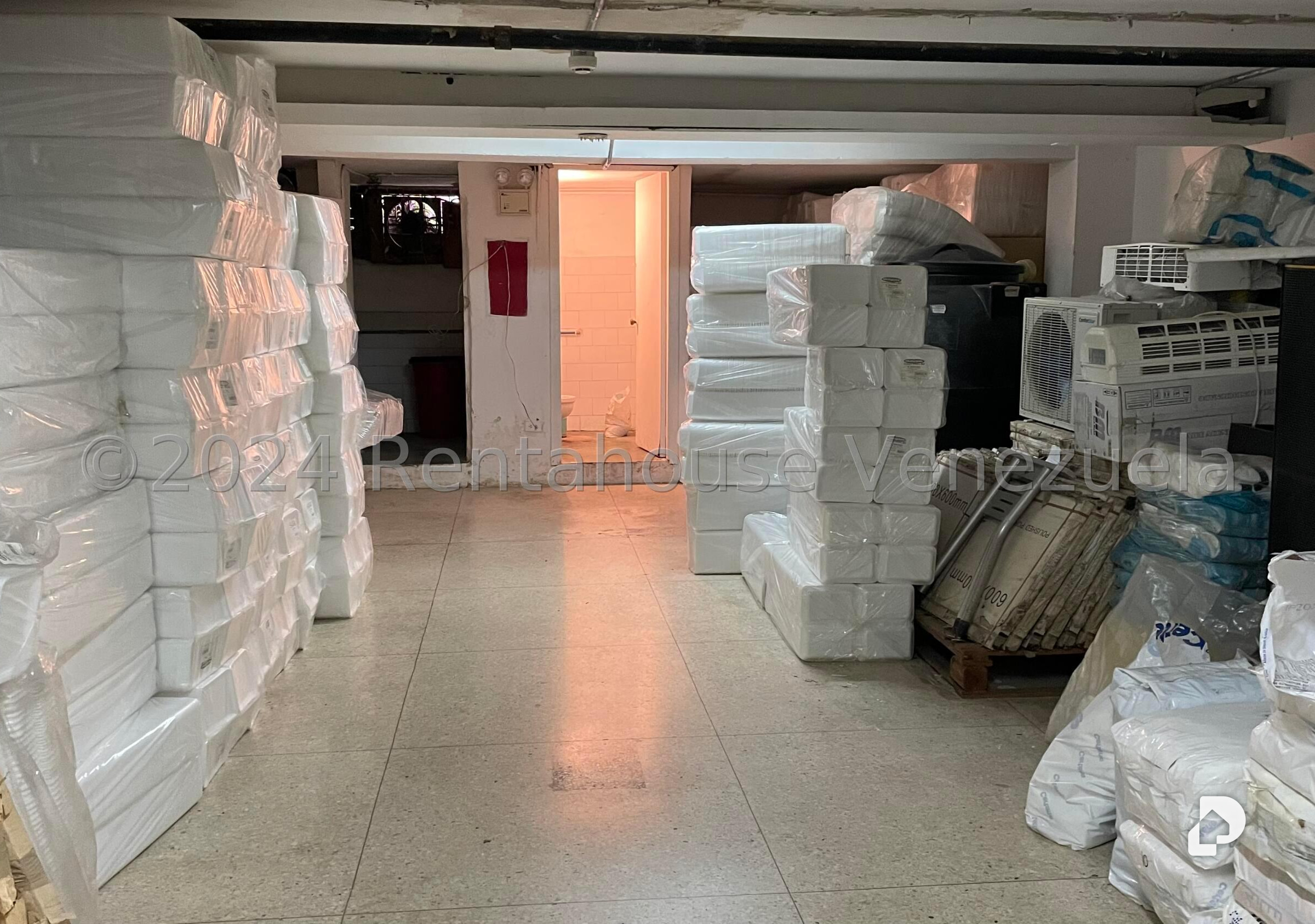 Local comercial en Los Chaguaramos, Caracas – 10