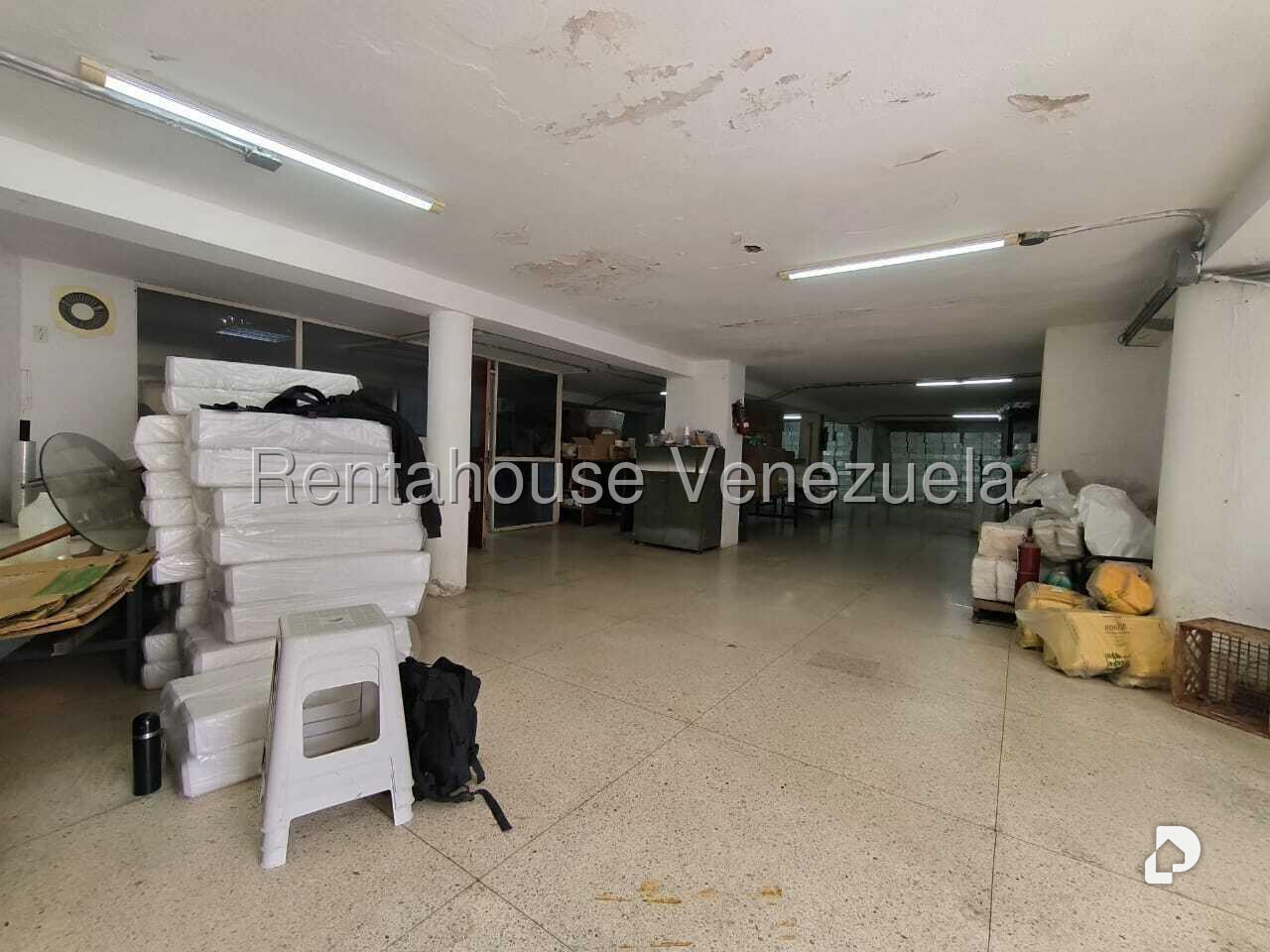 Local comercial en Los Chaguaramos, Caracas – 17