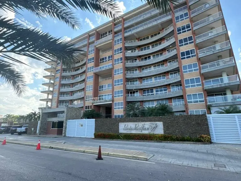 Apartamento en Puerto Moreno, Porlamar - 1