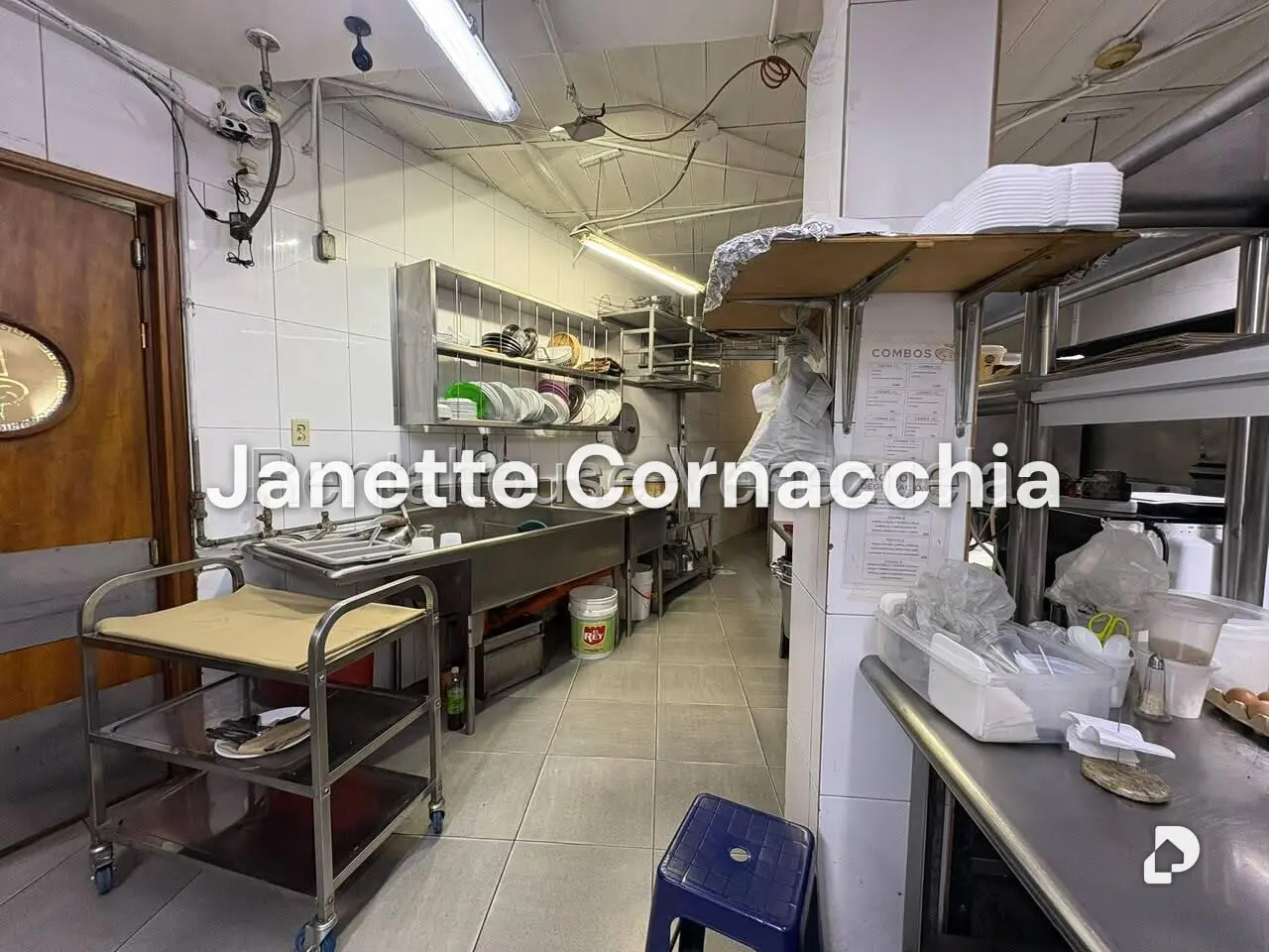 Local comercial en La California Norte, Caracas – 12