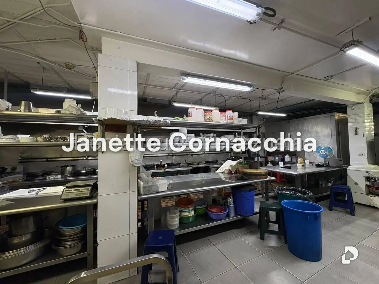 Local comercial en La California Norte, Caracas – 11