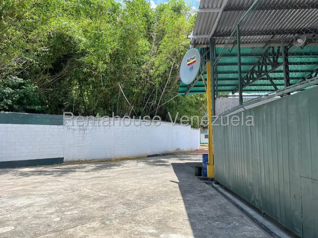 Warehouse in Guatire - 1