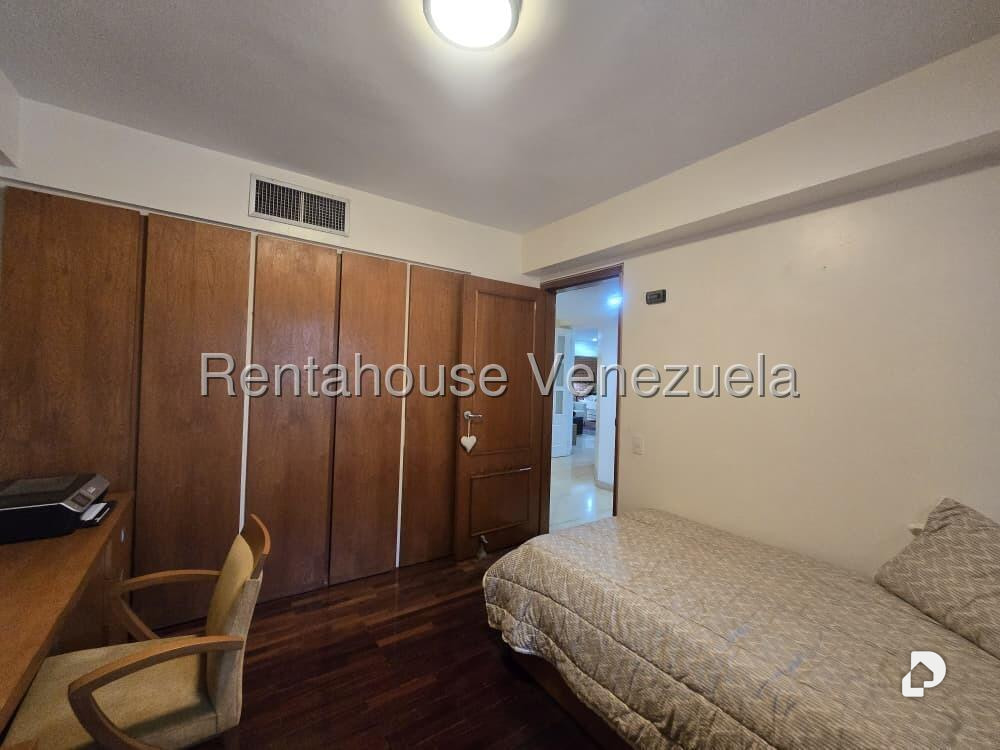Apartamento en Campo Alegre, Caracas – 24