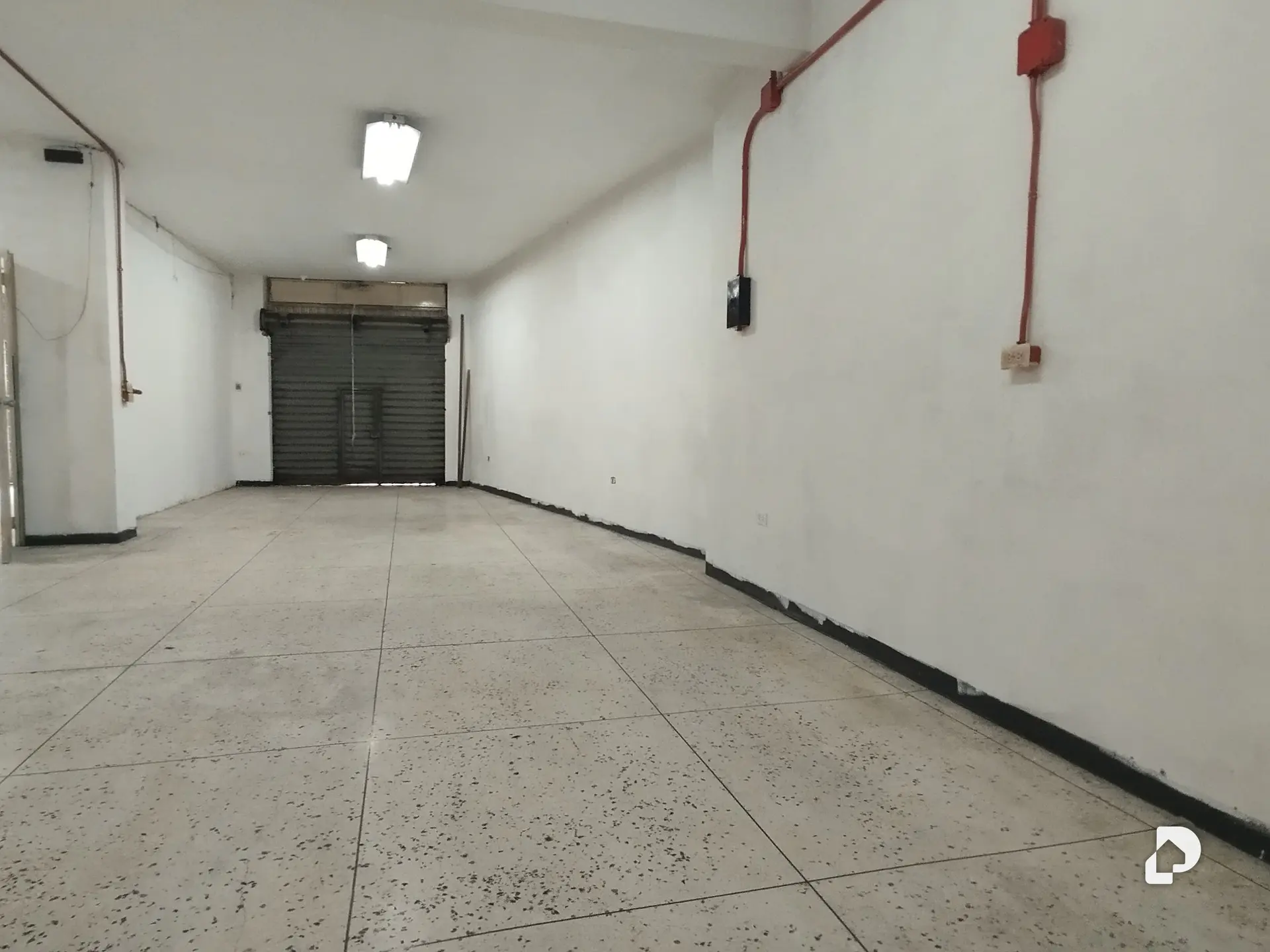 Local comercial en San Martín, Caracas – 4