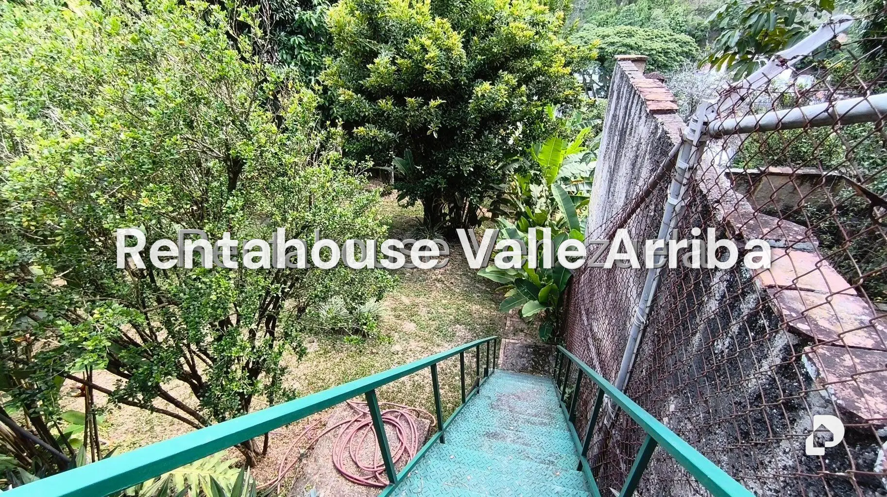 Casa en Lomas De La Trinidad, Caracas – 27