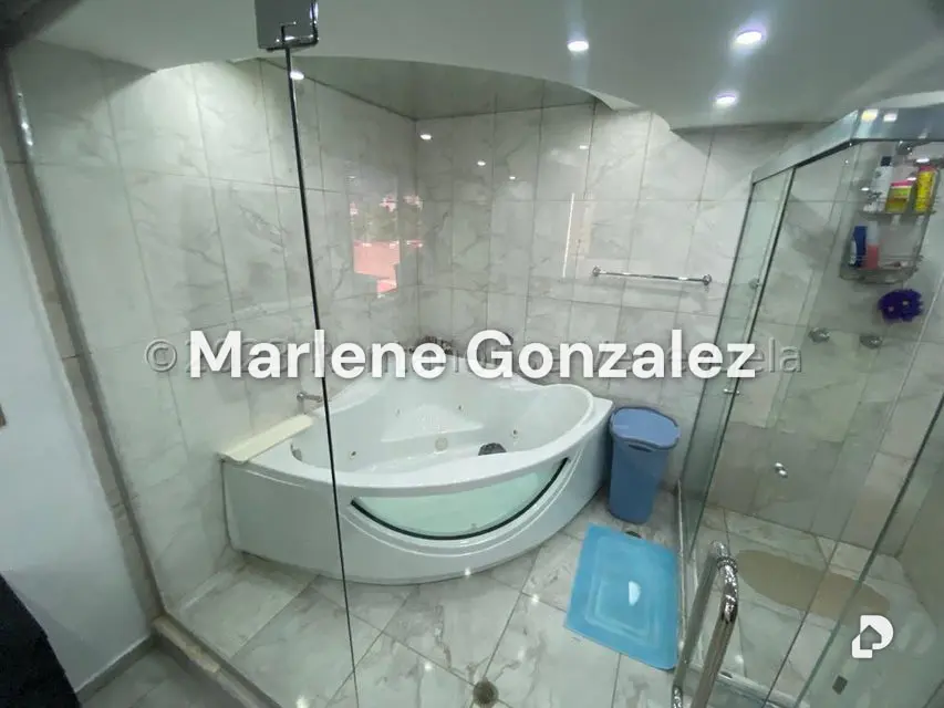 Local comercial en Caracas – 12