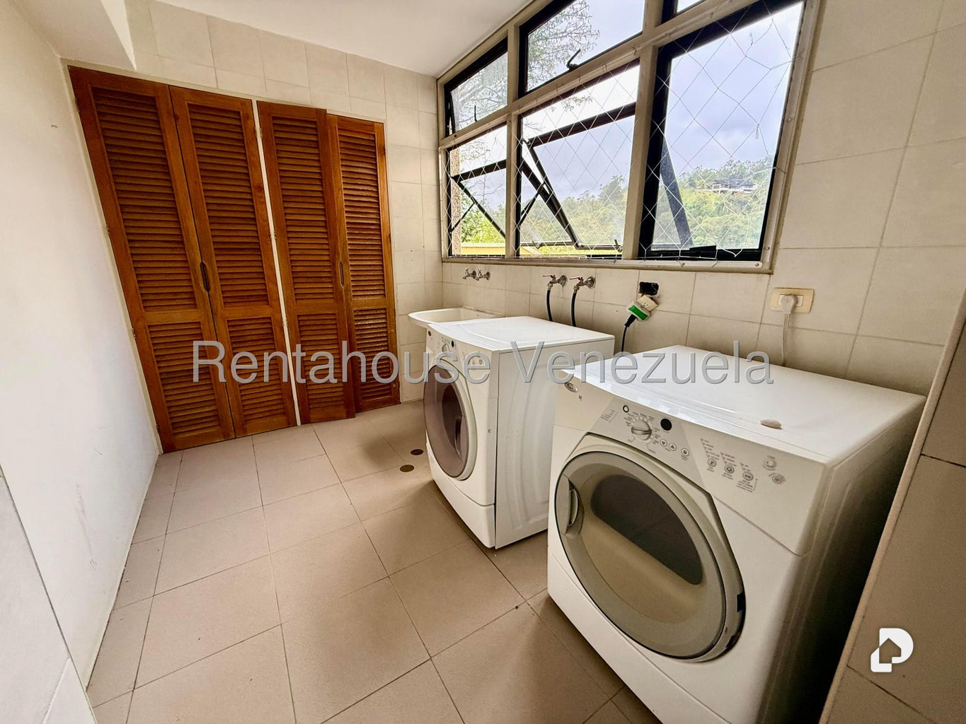 Apartamento en Lomas de La Lagunita, Caracas – 24