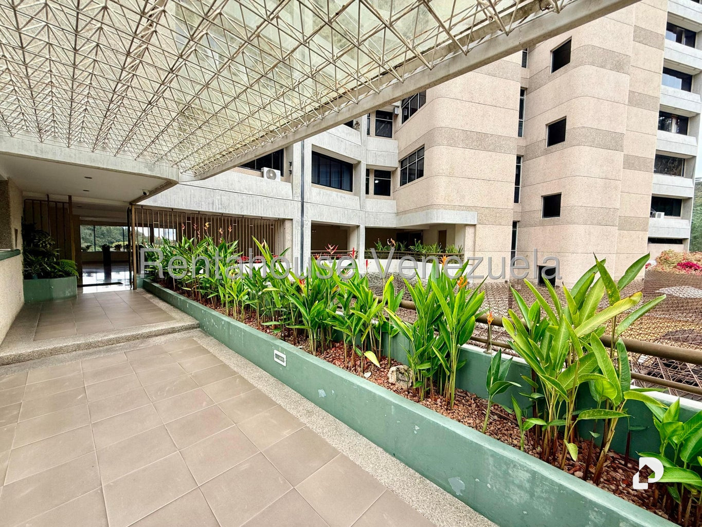 Apartamento en Lomas de La Lagunita, Caracas – 2