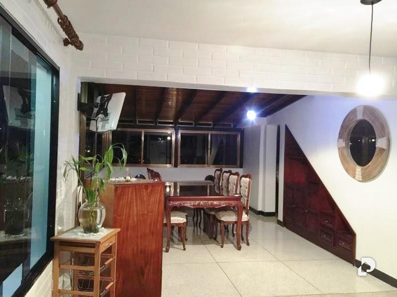 Casa en El Junko, Caracas – 15
