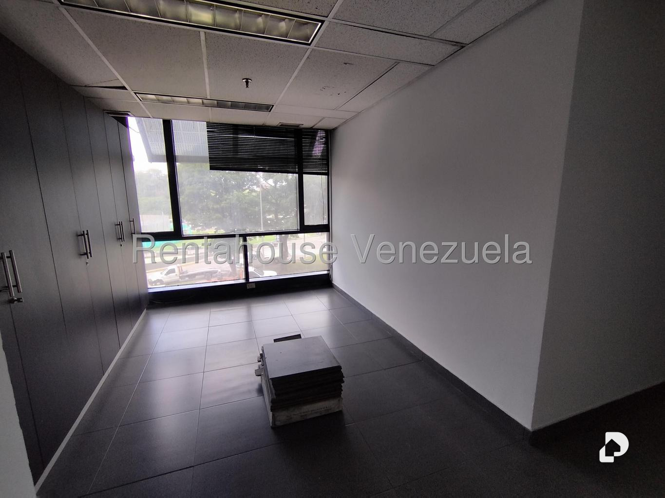Oficina en Plaza Venezuela, Caracas – 8