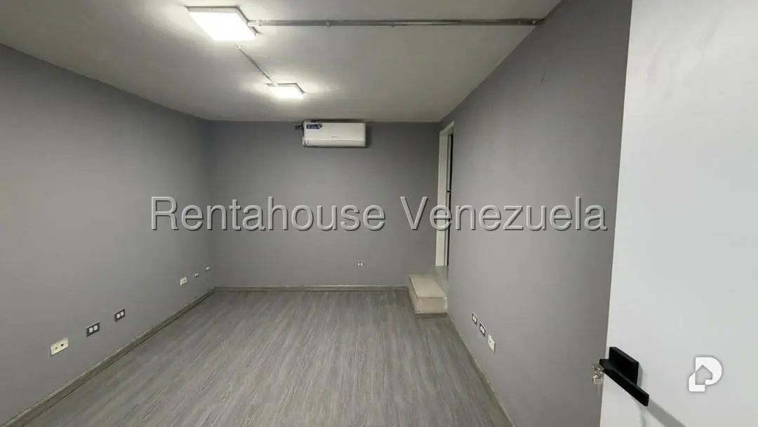 Local comercial en Altamira, Caracas – 13