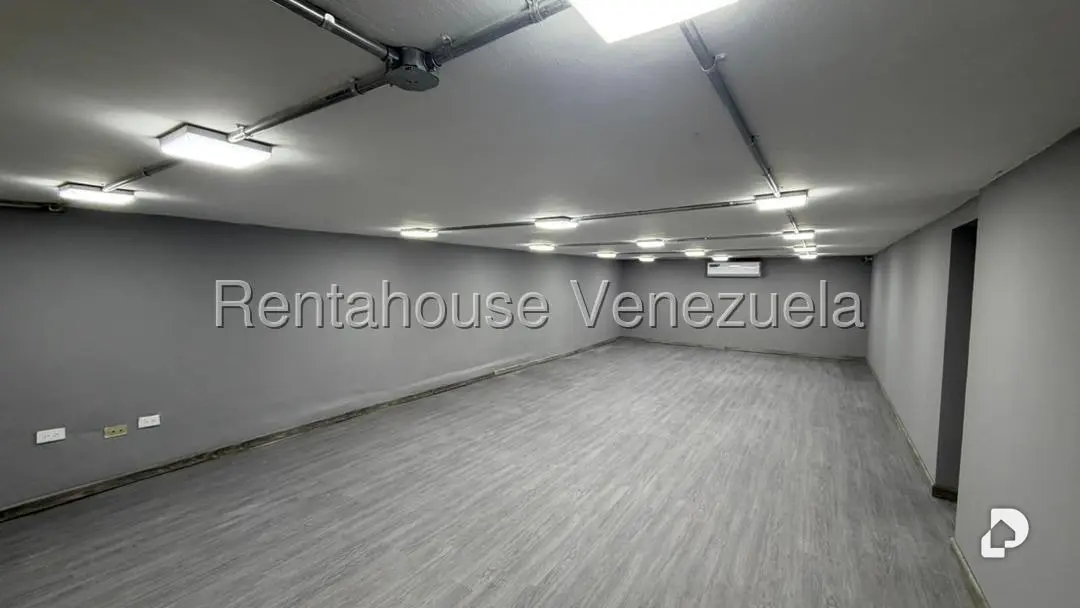 Local comercial en Altamira, Caracas – 25