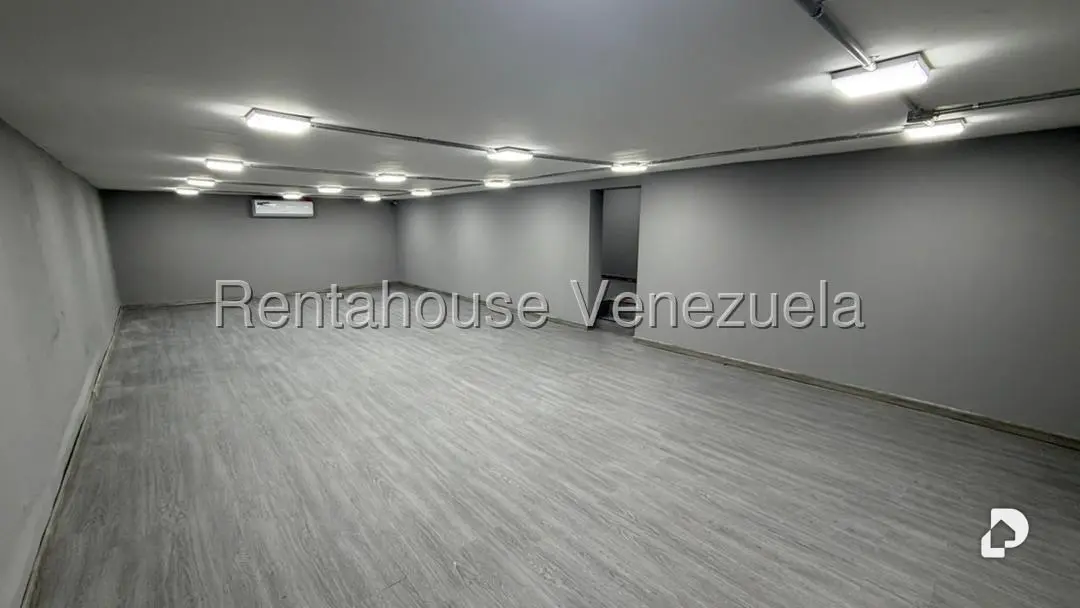 Local comercial en Altamira, Caracas – 21