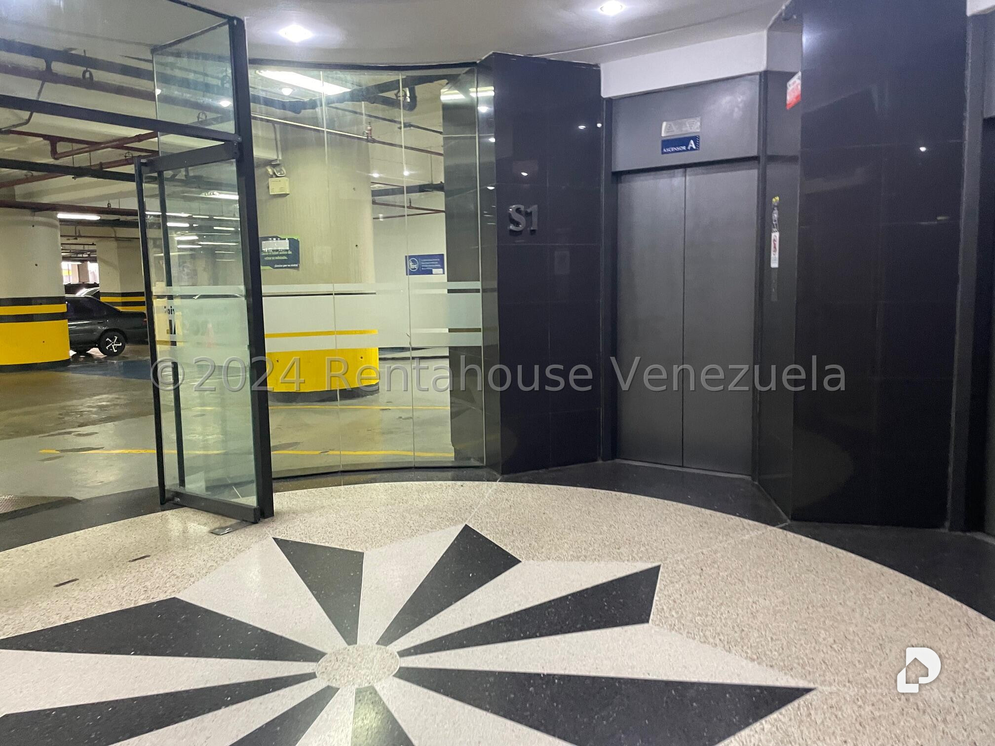 Oficina en El Rosal, Caracas – 18