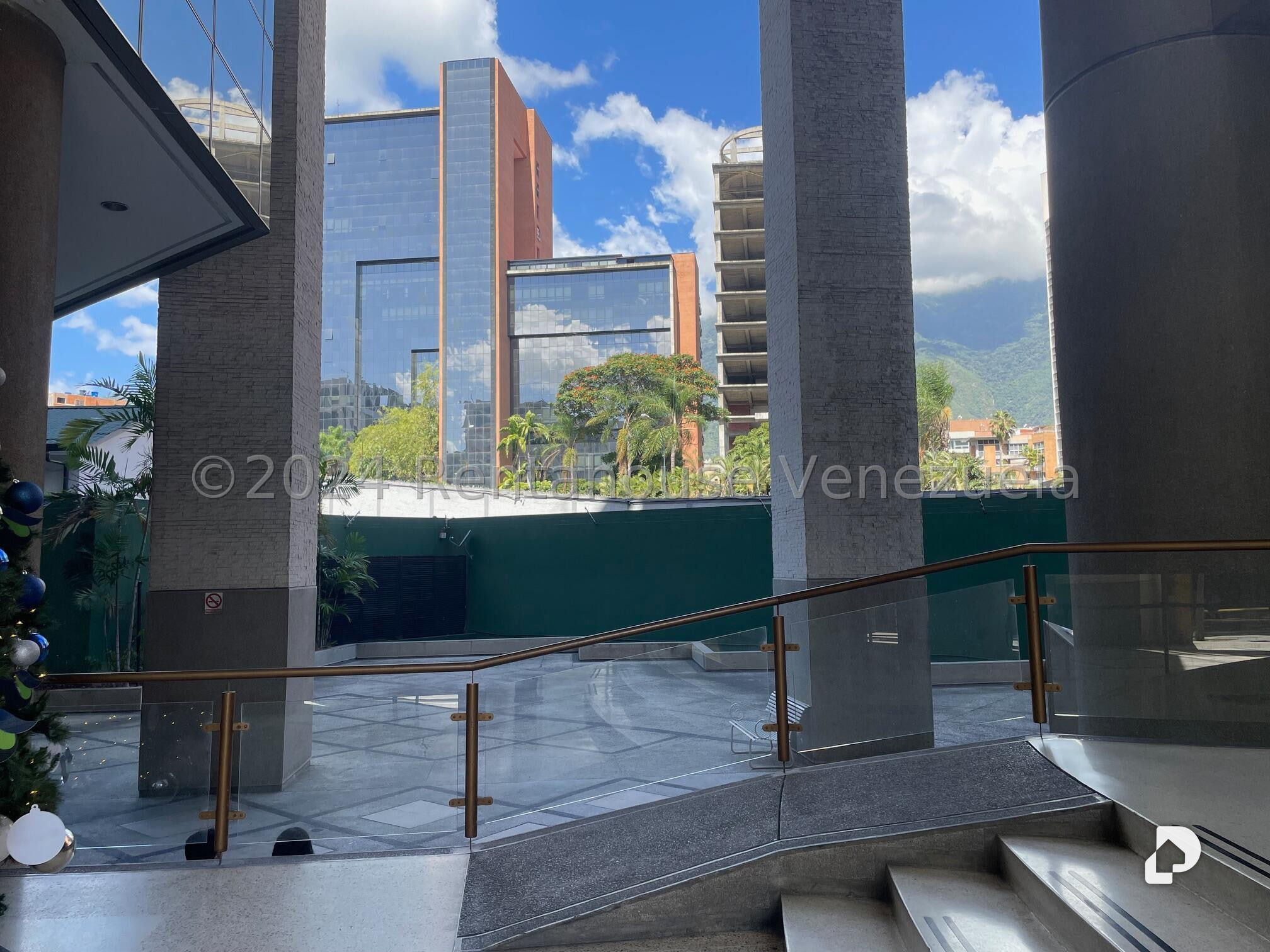 Oficina en El Rosal, Caracas – 14