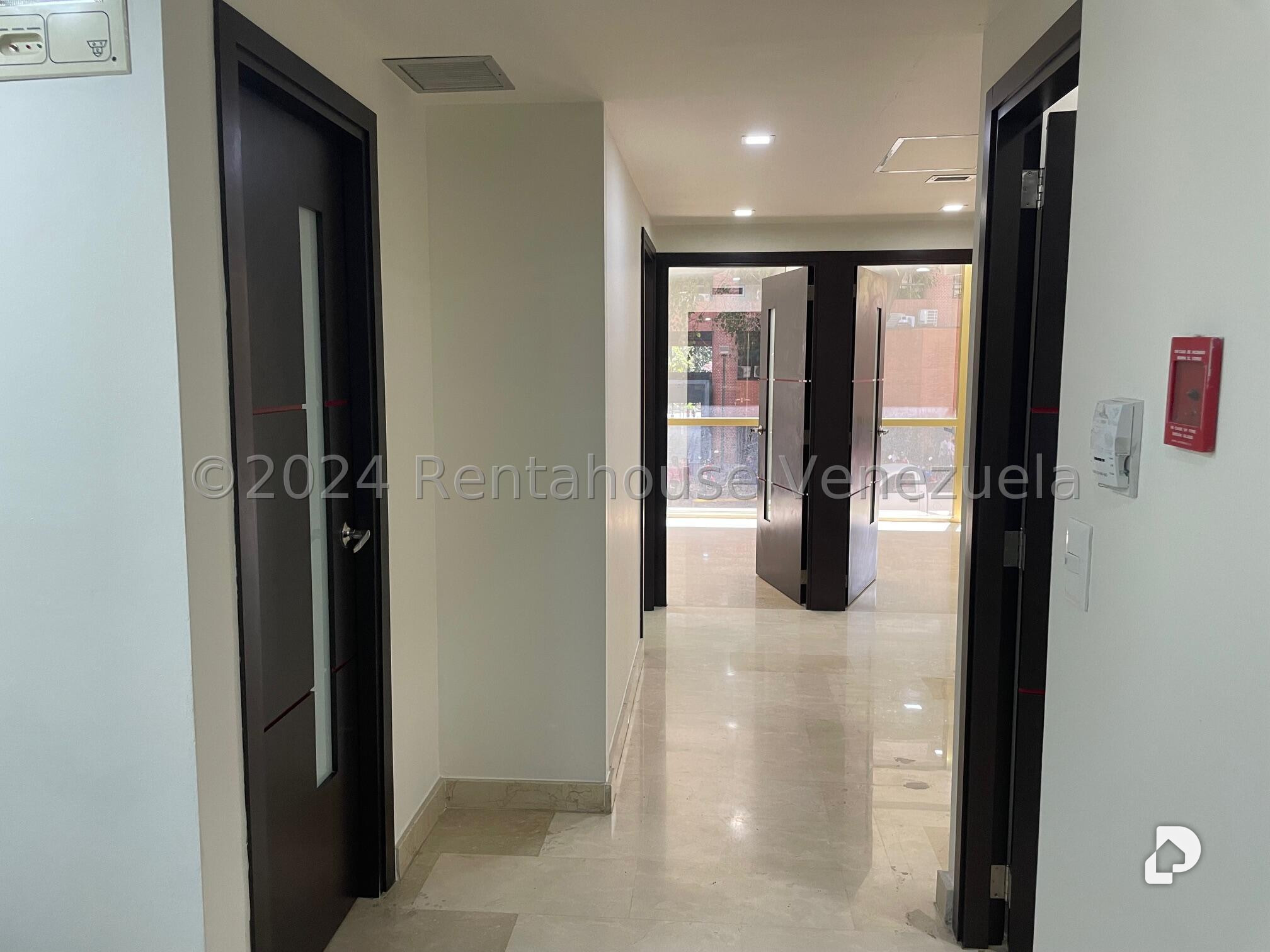 Oficina en El Rosal, Caracas – 12