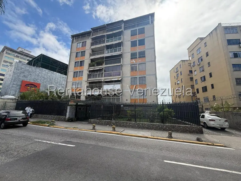 Apartment in La California Norte, Caracas - 1