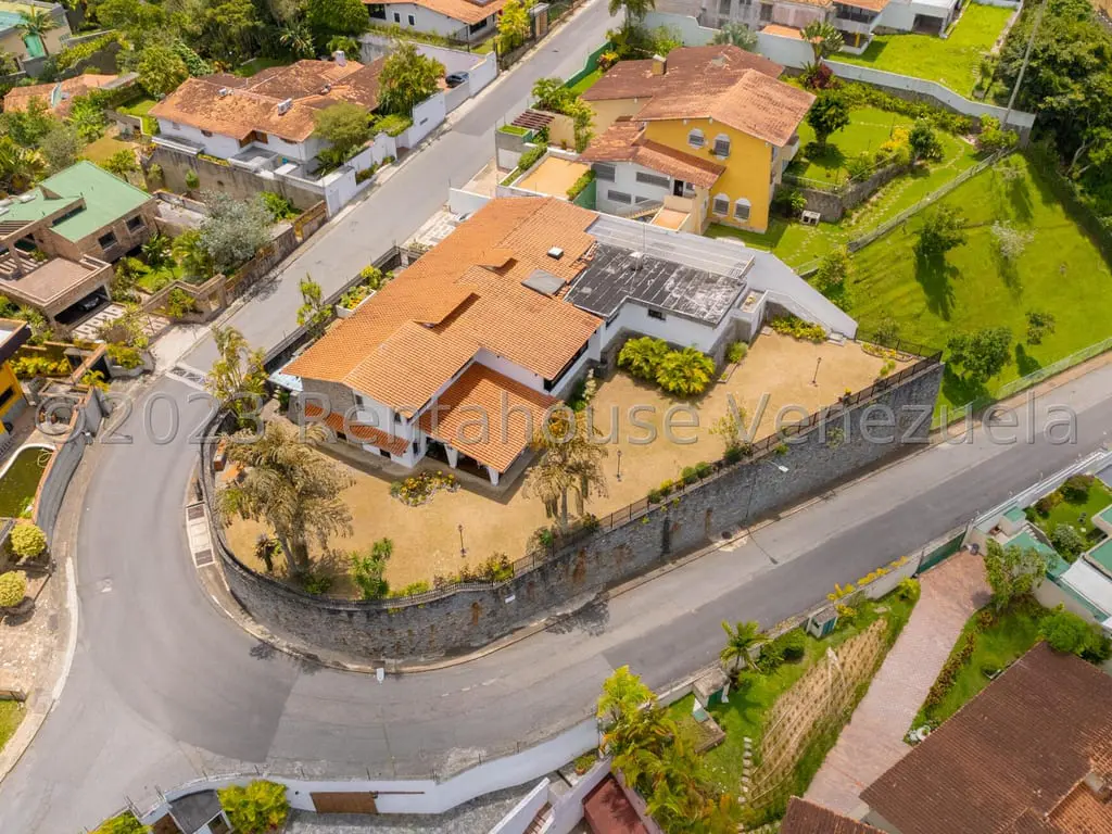 Casa en La Lagunita Country Club, Caracas - 1