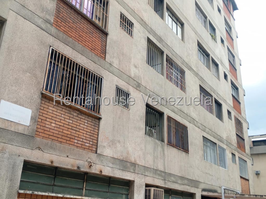 Apartment in El Marqués, Caracas - 1