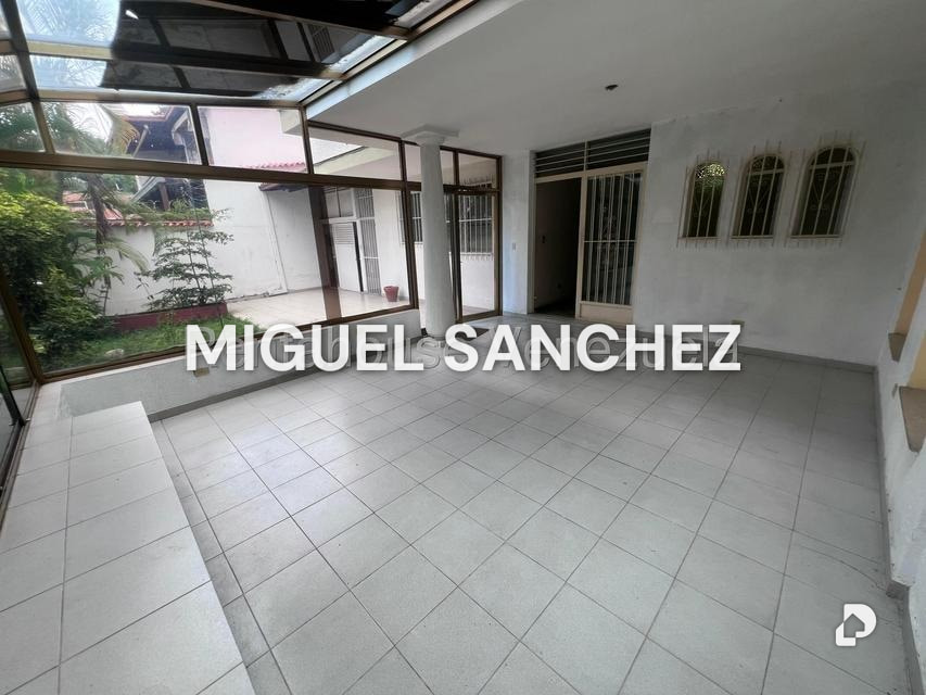 Casa en Macaracuay, Caracas – 8