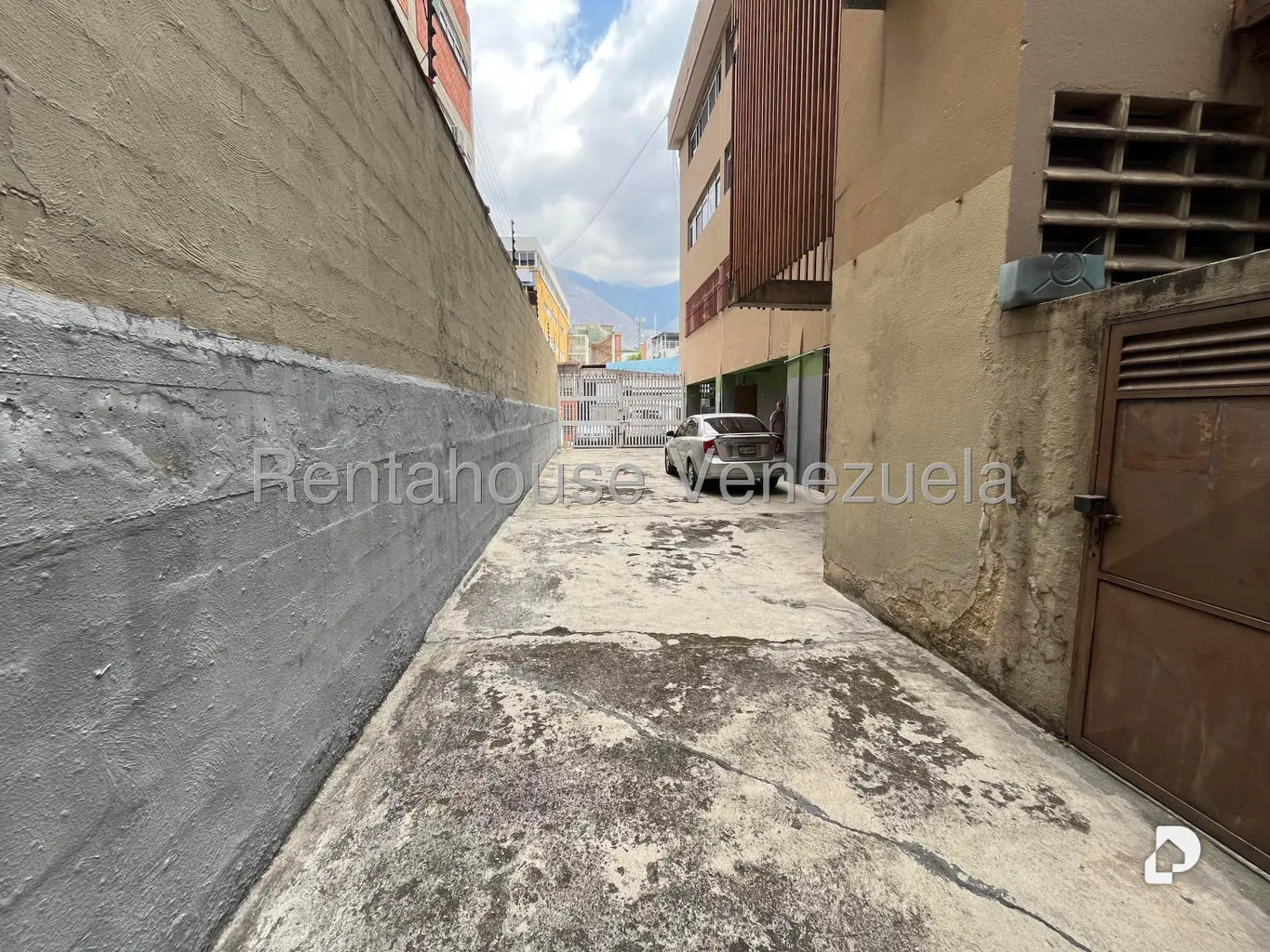Terreno en La Urbina, Caracas – 5