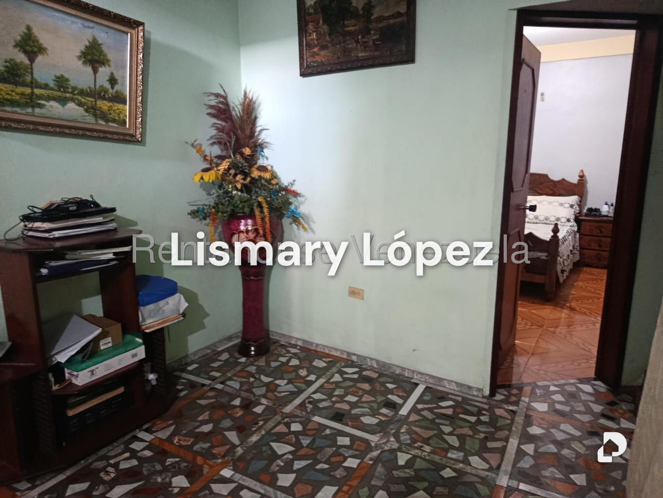 Casa en Parroquia Santa Rosalía, Caracas – 23