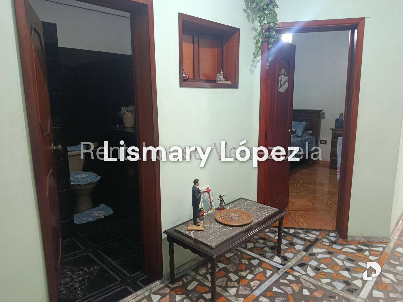 Casa en Parroquia Santa Rosalía, Caracas – 24