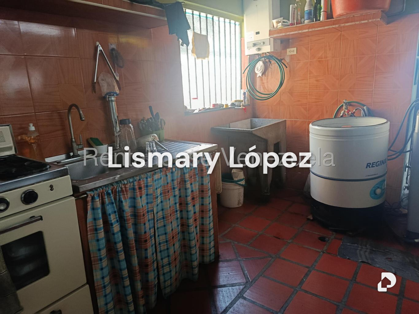 Casa en Parroquia Santa Rosalía, Caracas – 38