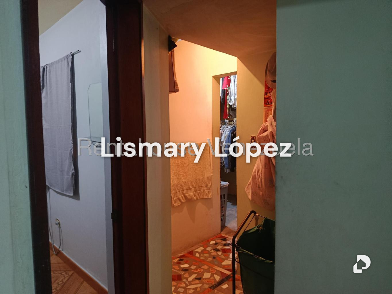 Casa en Parroquia Santa Rosalía, Caracas – 29