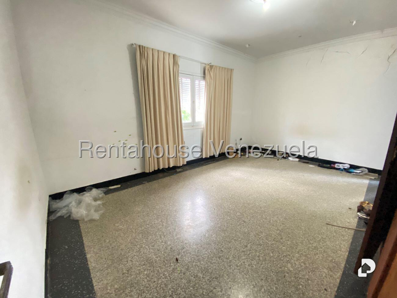 Local comercial en Santa Mónica, Caracas – 25