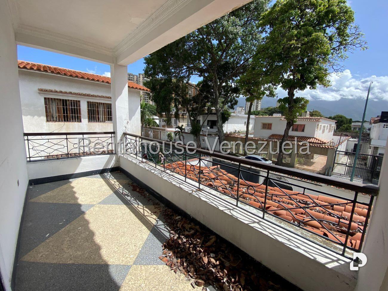 Local comercial en Santa Mónica, Caracas – 26