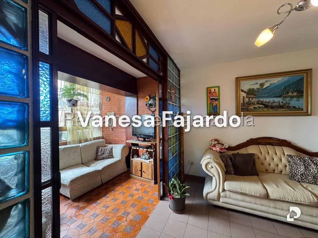 Apartamento en Don Blas, San Antonio de Los Altos