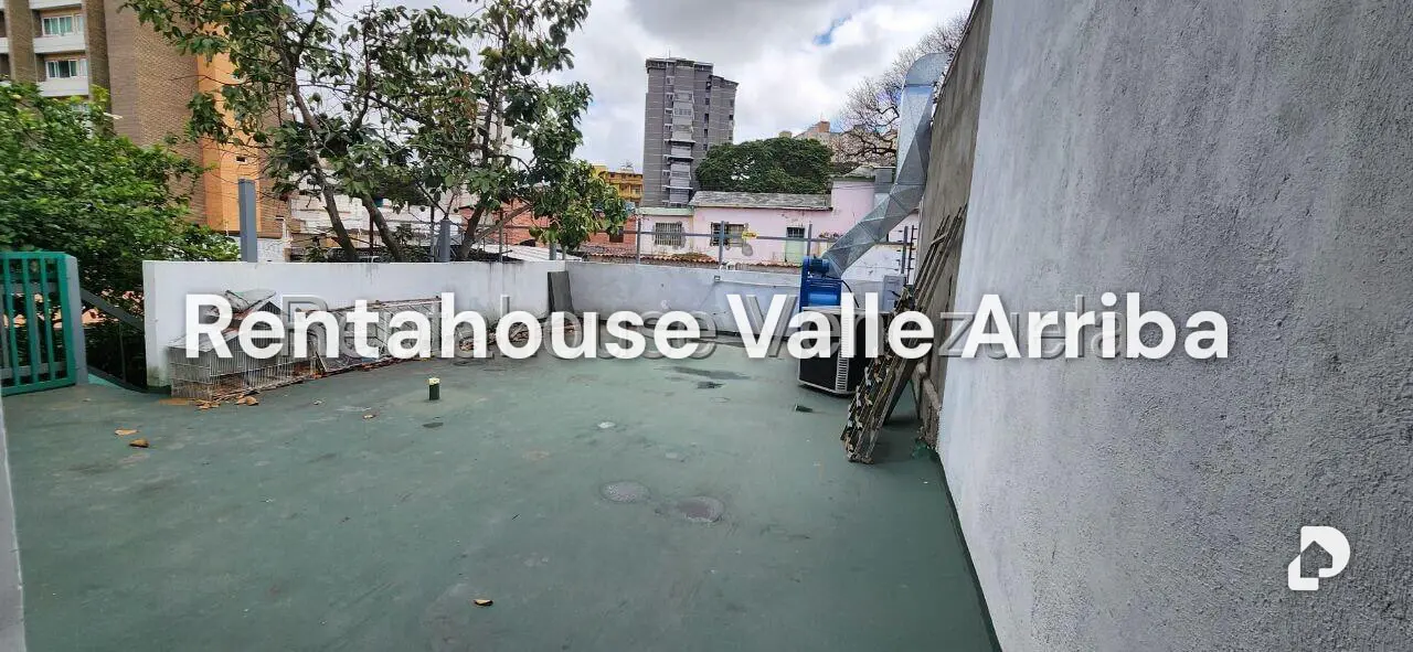 Local comercial en El Paraíso, Caracas – 17