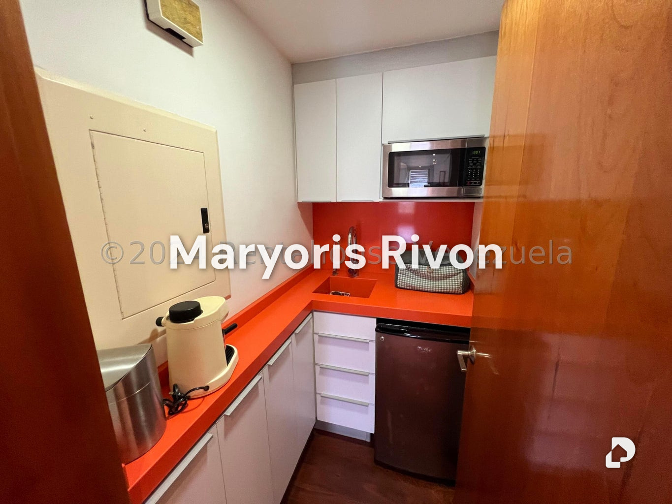 Apartamento en Los Palos Grandes, Caracas – 28