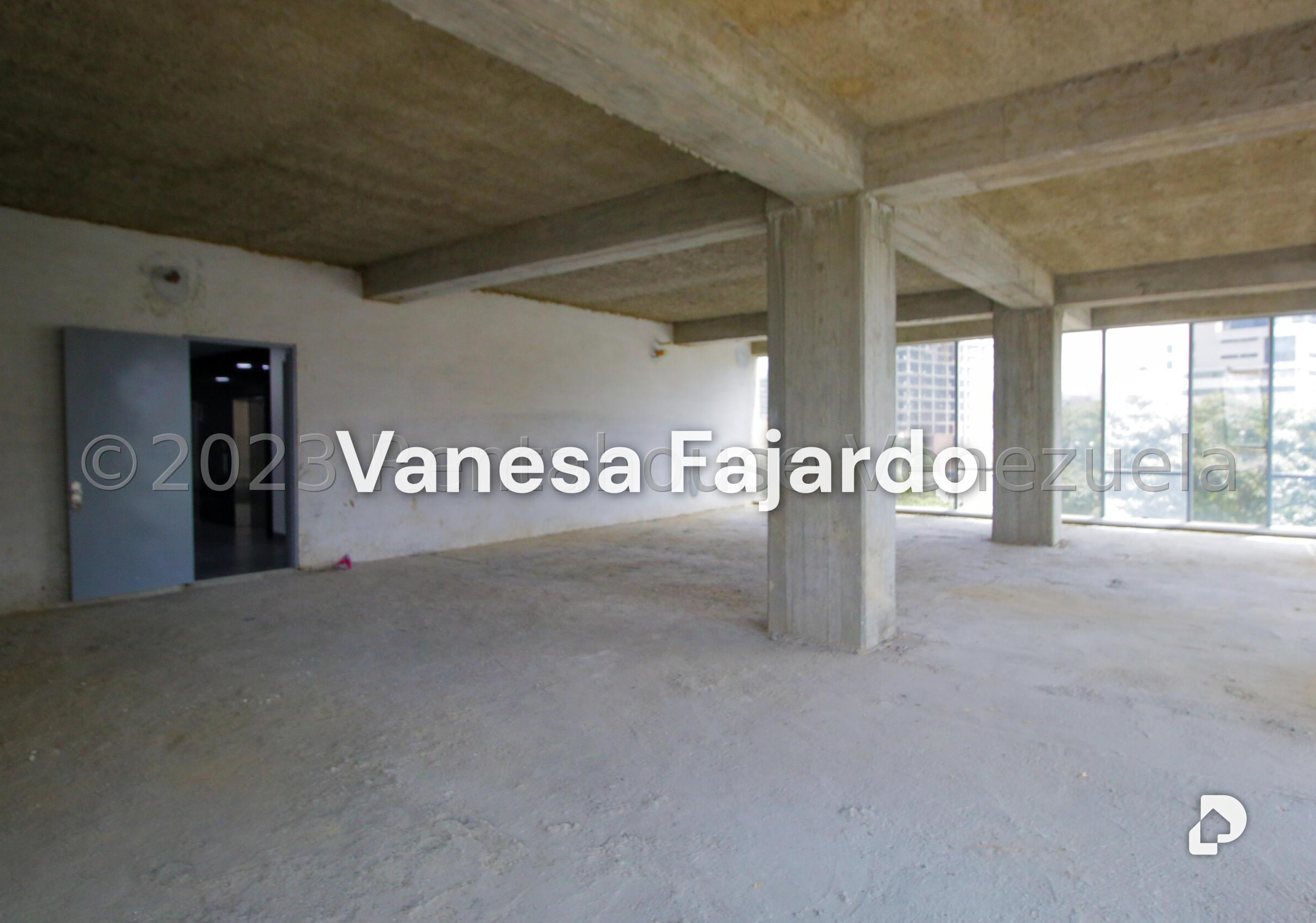 Oficina en Las Mercedes, Caracas – 8