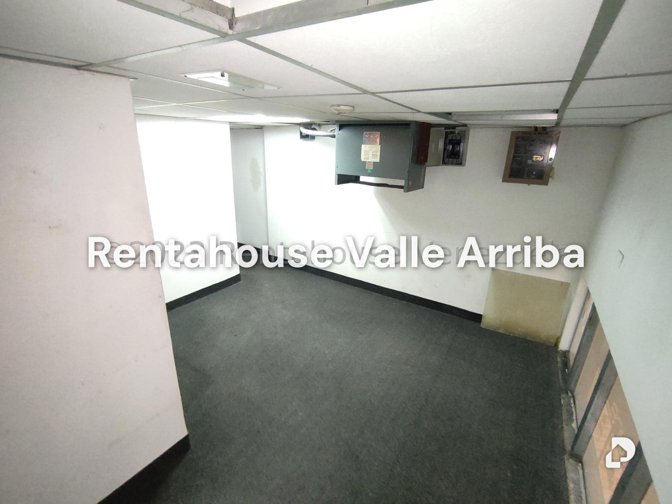 Local comercial en Prados del Este, Caracas – 11