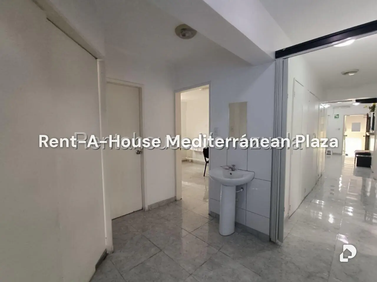 Local comercial en Avenida Bolivar Norte, Valencia – 29