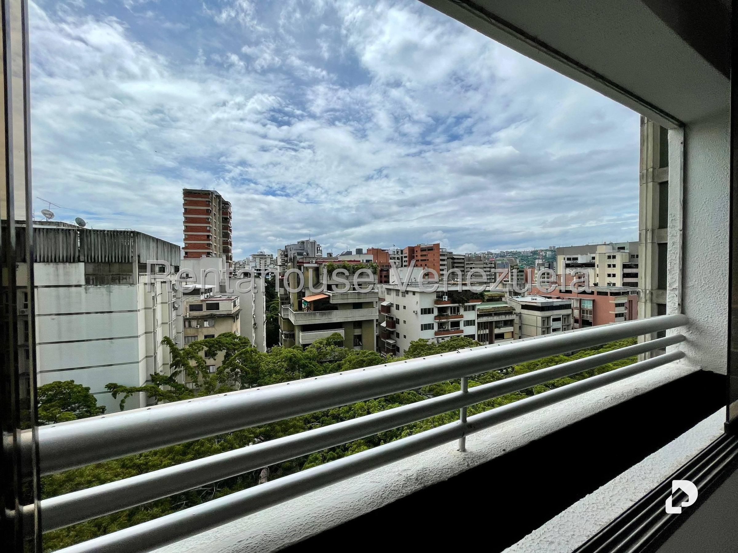 Apartamento en La Florida, Caracas – 17