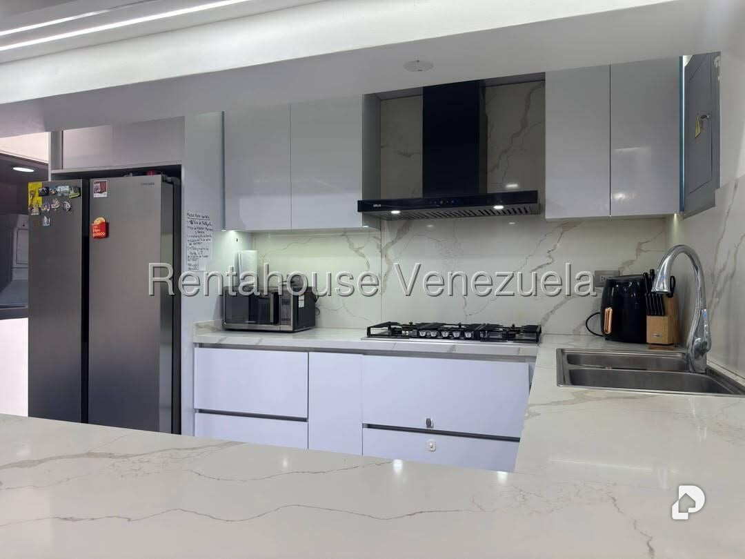 Apartamento en Santa Mónica, Caracas – 11