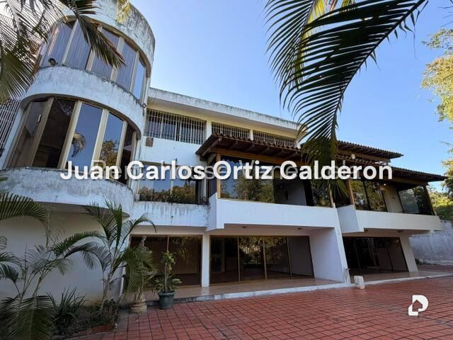 House in Colinas del Tamanaco, Caracas – 1