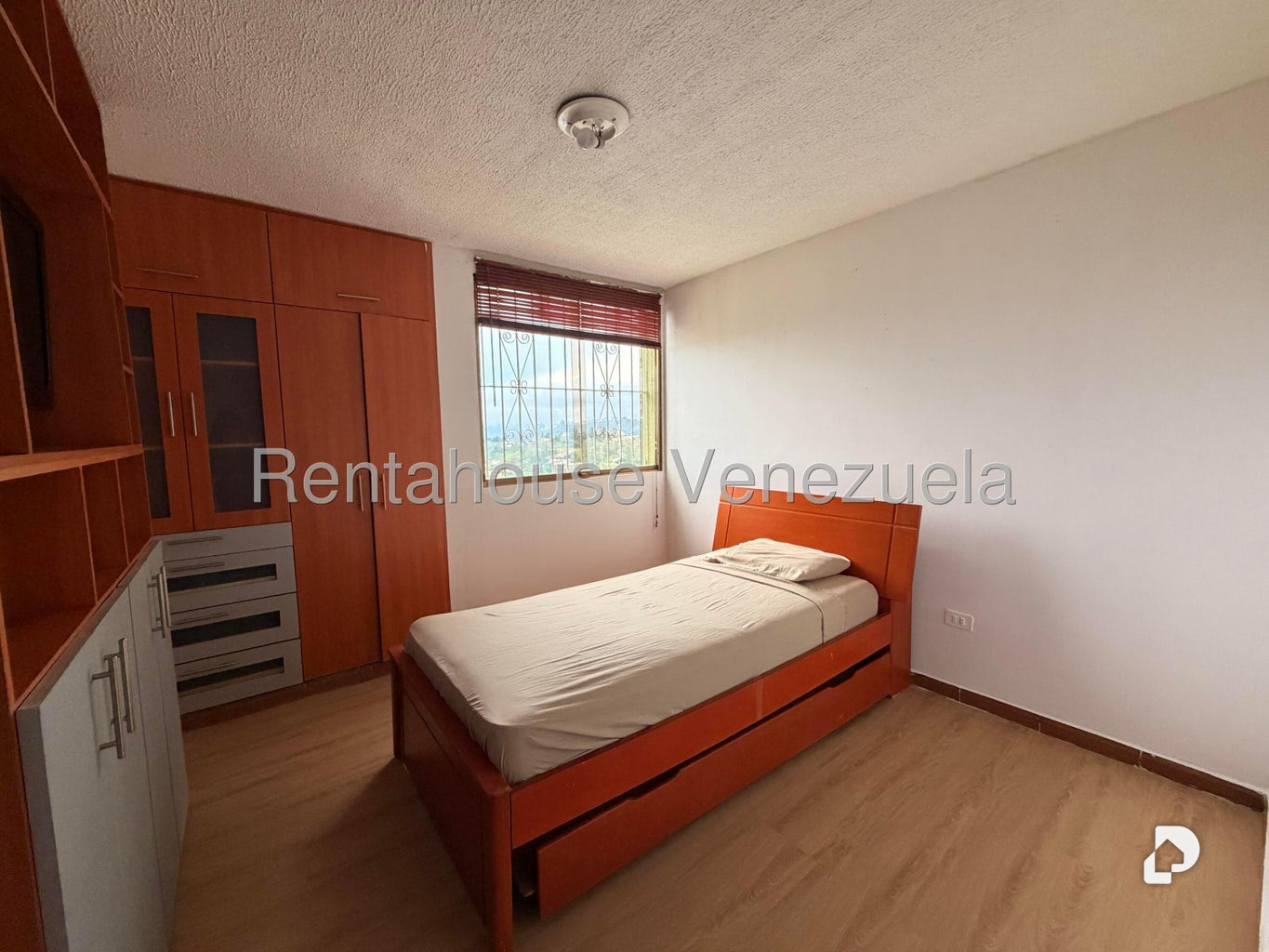 Apartamento en La Rosaleda, San Antonio de Los Altos – 10