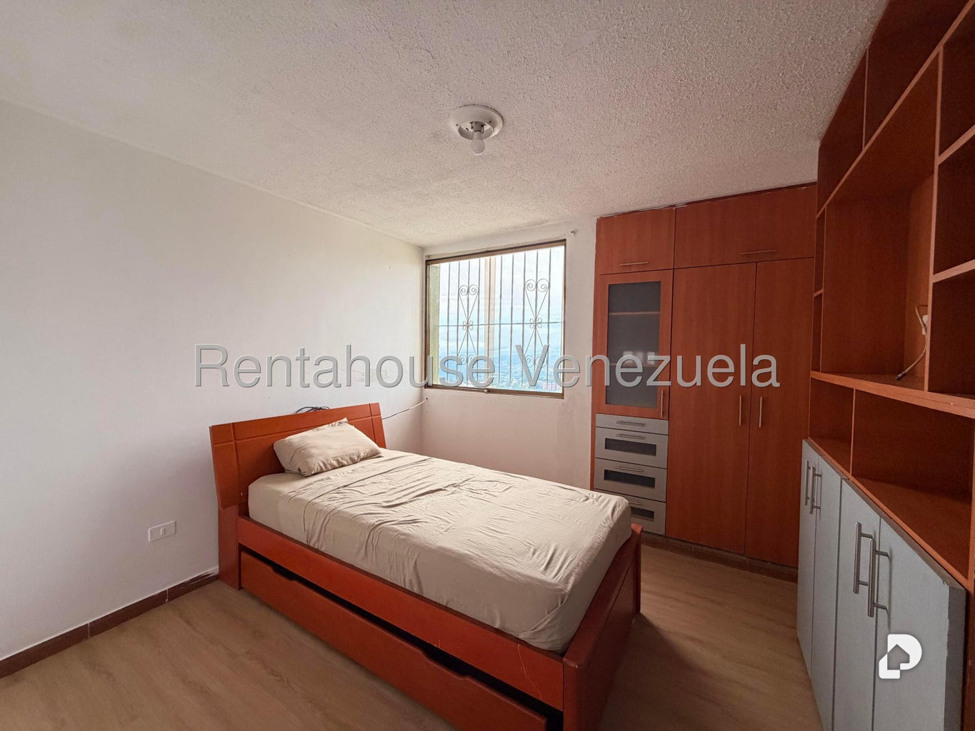 Apartamento en La Rosaleda, San Antonio de Los Altos – 11