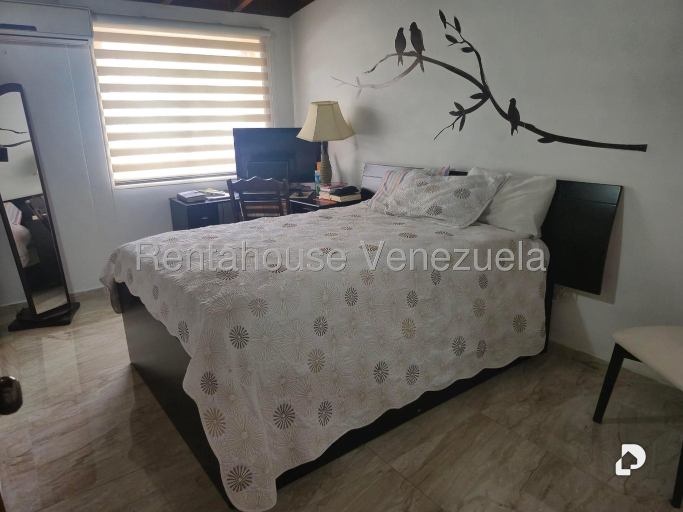 Casa en Cumbres de Curumo, Caracas – 24