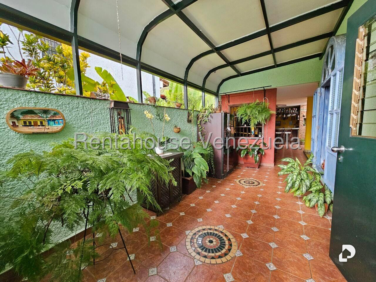 House in La Tahona, Caracas – 17