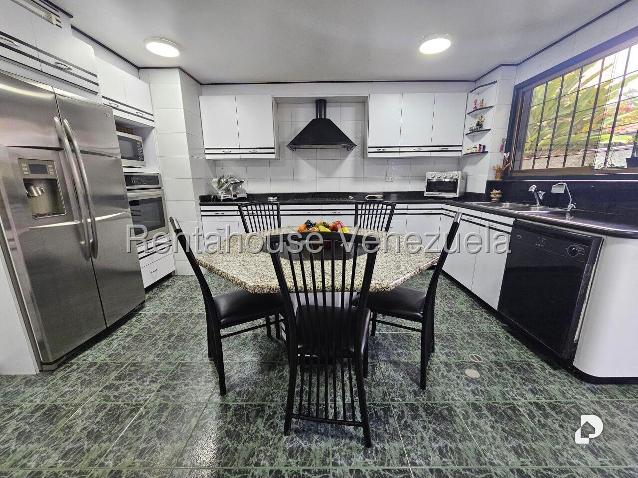 House in La Tahona, Caracas – 15