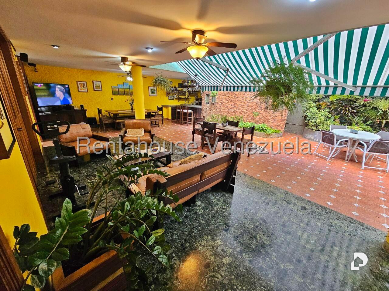 House in La Tahona, Caracas – 22